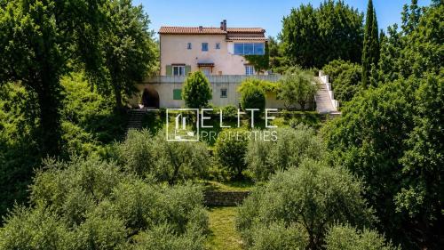 LA ROQUETTE SUR SIAGNE , maison de 4 logements sur parcelle de 1990 m²