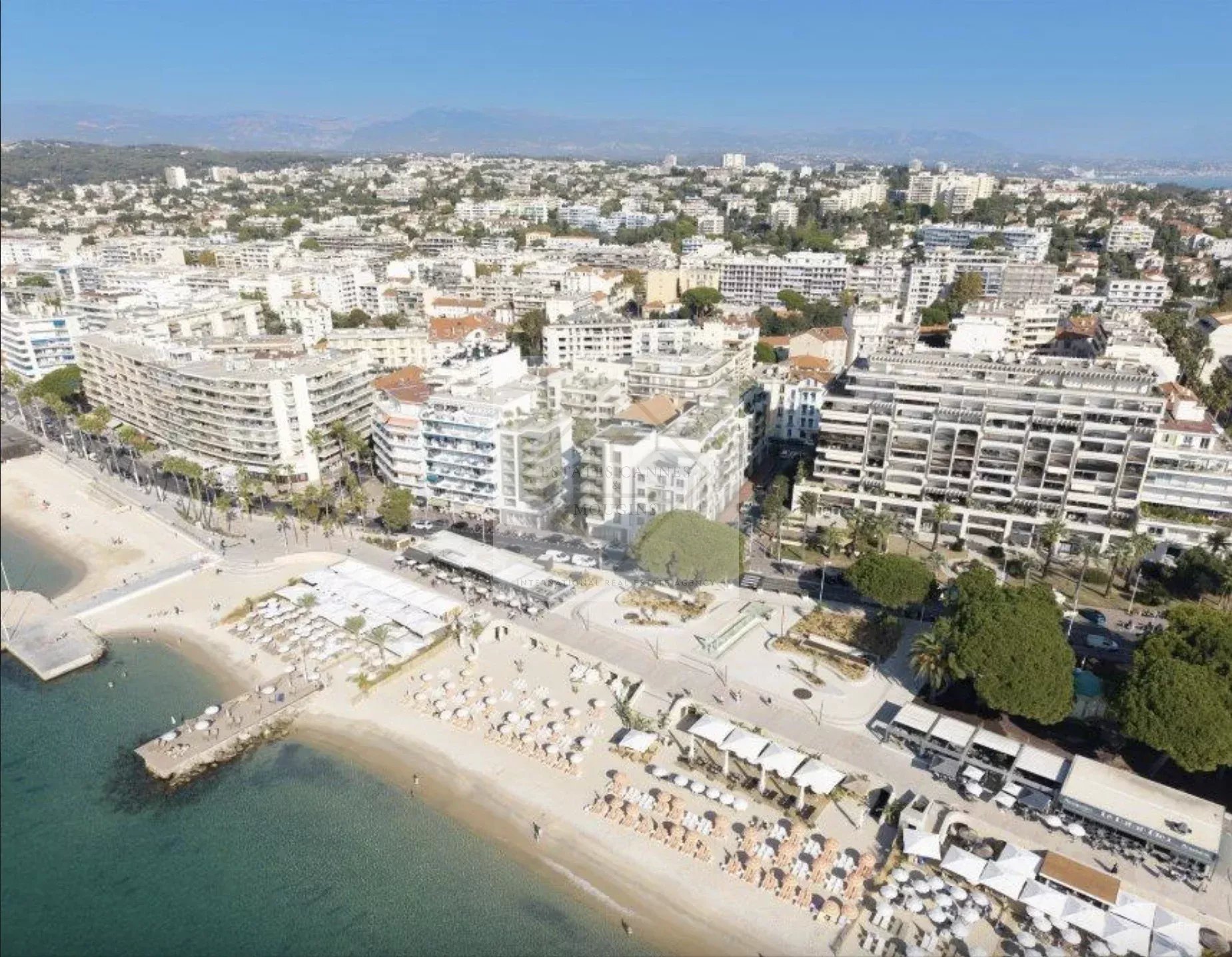 Juan-les-Pins – appartement neuf en première ligne face à la mer