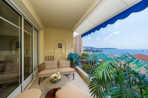 Appartement luxueusement rénové avec vue sur la mer