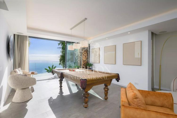 Villa contemporaine d’exception avec vue sur mer et deux piscines – Aux portes de Monaco