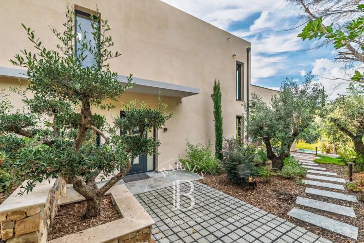Valbonne - Villa contemporaine neuve à pied du village