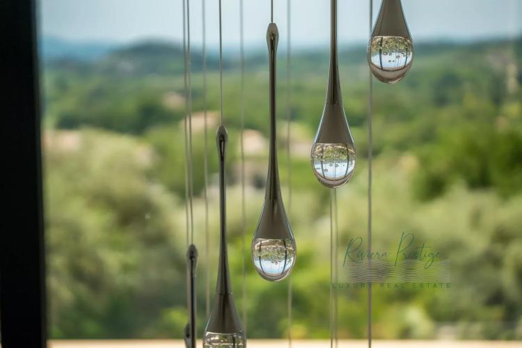 OPIO: Contemporaine dans domaine privé avec vue sur le golf et le vieux village