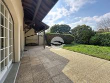 Superbe villa jumelle de standing de 7.5 p. bien desservie