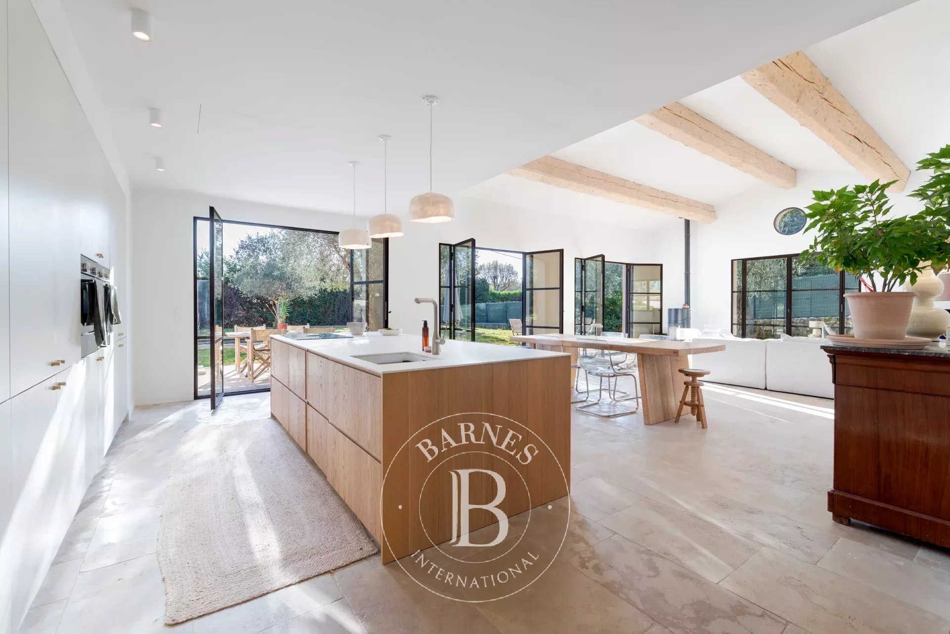 Valbonne, Domaine fermé, calme, 4 chambres, piscine