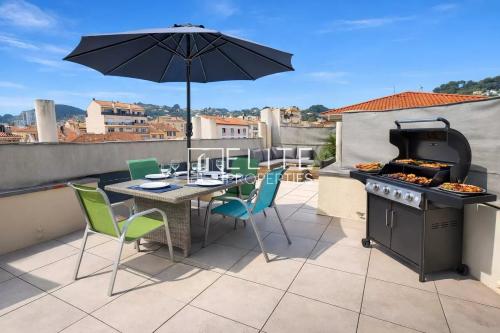 EXEPTIONNEL APPARTEMENT T5 en DUPLEX 109m² + TOIT TERRASSE de 75m² à VALLAURIS avec Garage.