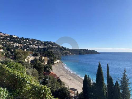 ROQUEBRUNE SECTEUR CABBE - STUDIO TERRASSE VUE MER - PISCINE
