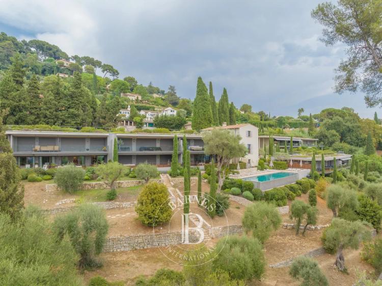 Saint-Paul de Vence – Appartement d’exception avec vaste terrasse et vue mer
