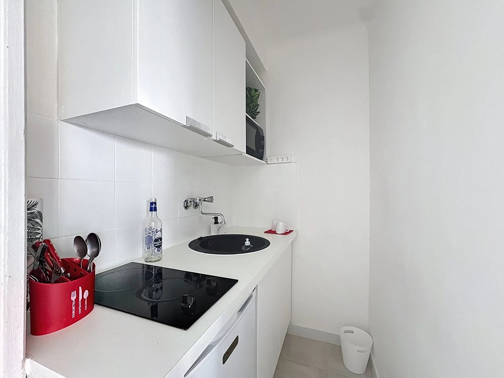 EXCLUSIVITÉ – CANNES BANANE – STUDIO - TERRASSE – 4e ÉTAGE – ASCENSEUR