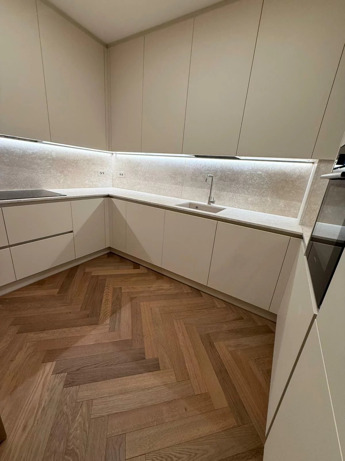 Appartement rénové de 2 chambres