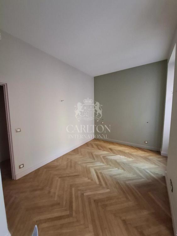 Appartement refait à neuf – Carré d’Or, Nice