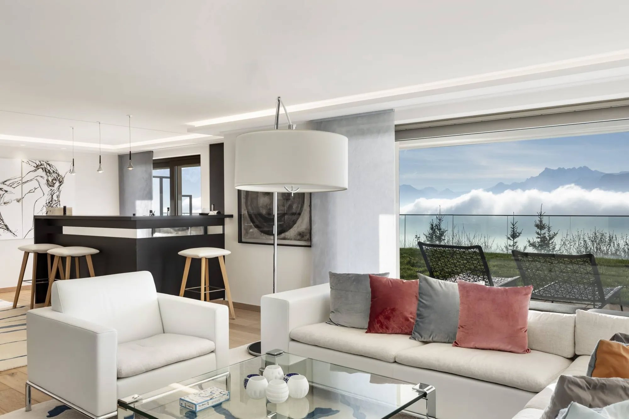 Somptueux Appartement De 6,5 Pièces Avec Vue Imprenable Sur Le Lac Et Les Montagnes