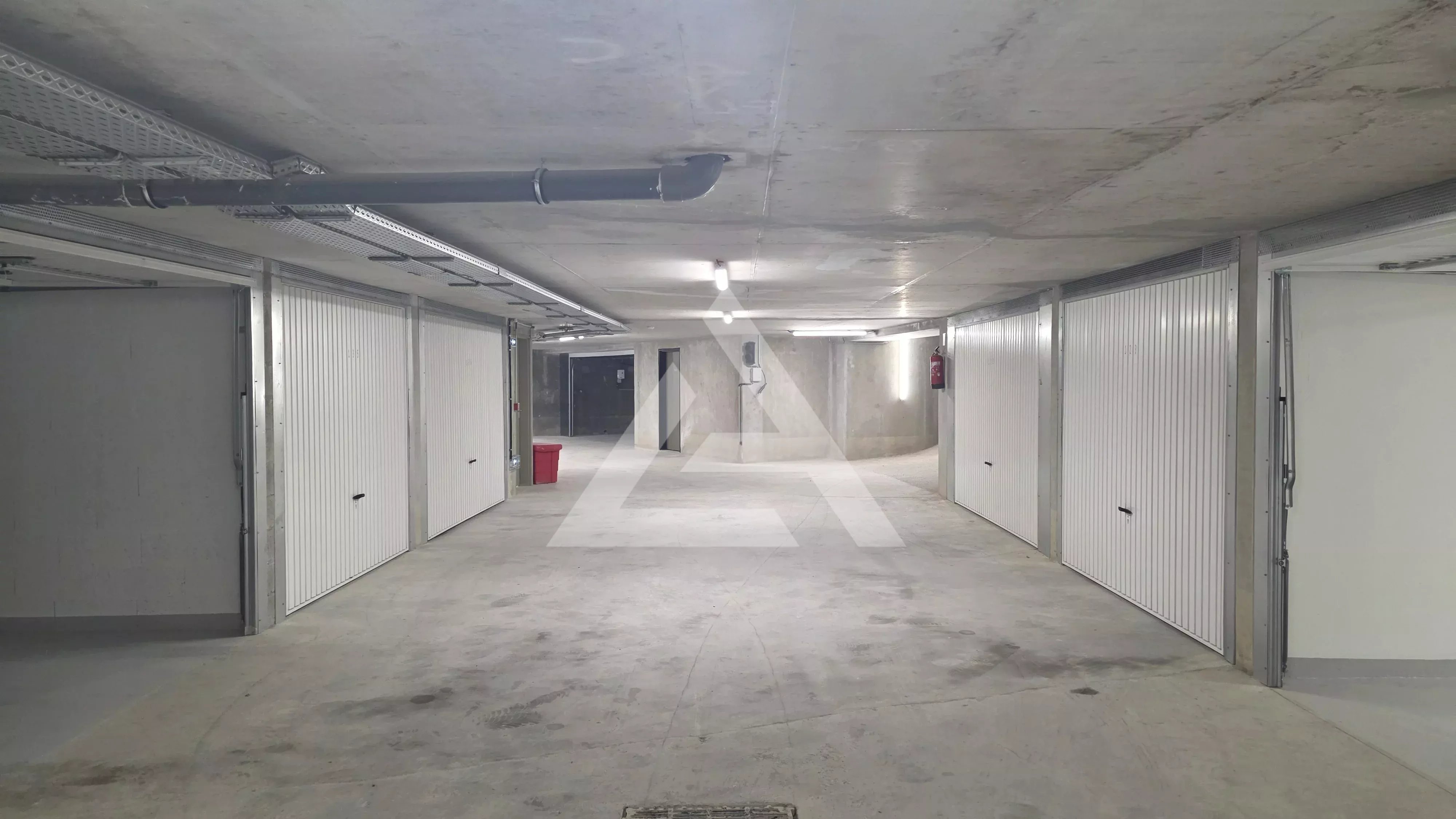 CAP D'AIL - GARAGE EN SOUS-SOL - RESIDENCE NEUVE EN CENTRE-VILLE