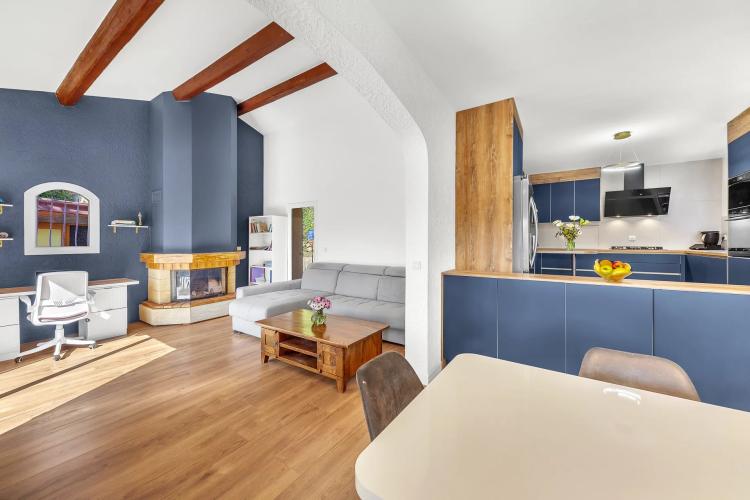 LA ROQUETTE-SUR-SIAGNE – Havre de Paix Provençal avec Piscine & Prestations d'Exception