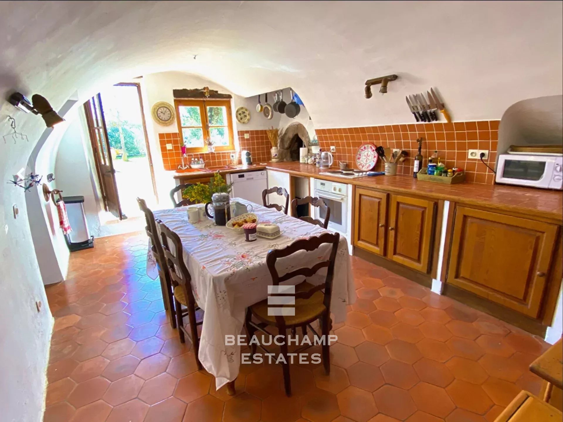 Bastide en pierre 7 chambres - Fox-Amphoux