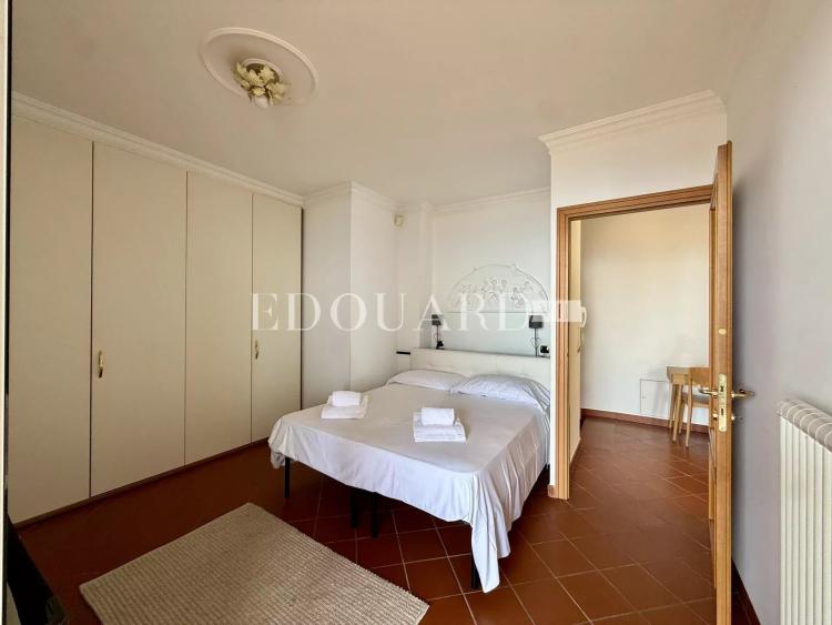 Dans un domaine privé et sécurisé, à vendre villa de prestige avec vue panoramique sur la Principauté de Monaco