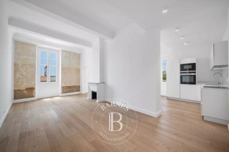 NICE - PONCHETTE - APPARTEMENT ENTIERTEMENT RENOVE