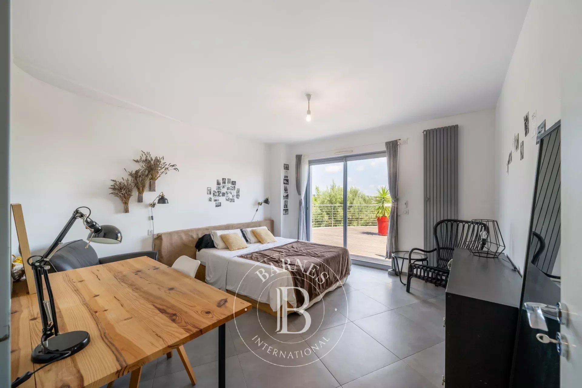Cagnes-sur-Mer - Élégante villa contemporaine avec vue mer et montagnes