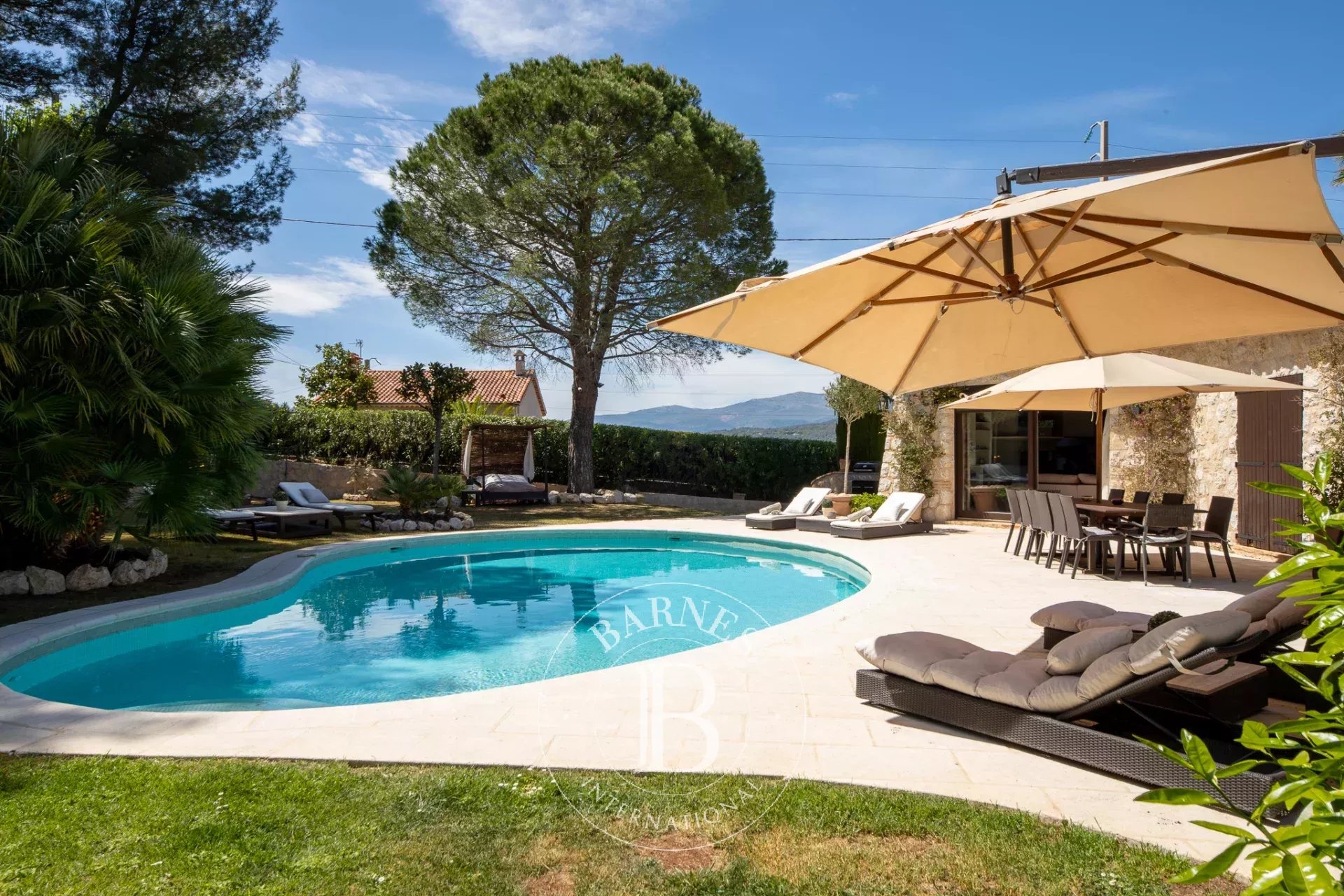 Saint-Paul de Vence - superbe villa rénovée - vue village