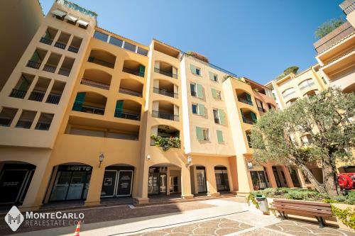 FONTVIEILLE - BUREAUX ADMINISTRATIFS - LE BOTTICELLI