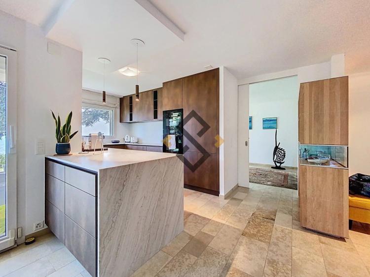 Opportunité Rare - duplex 6.5 pces "les pieds dans l'eau"
