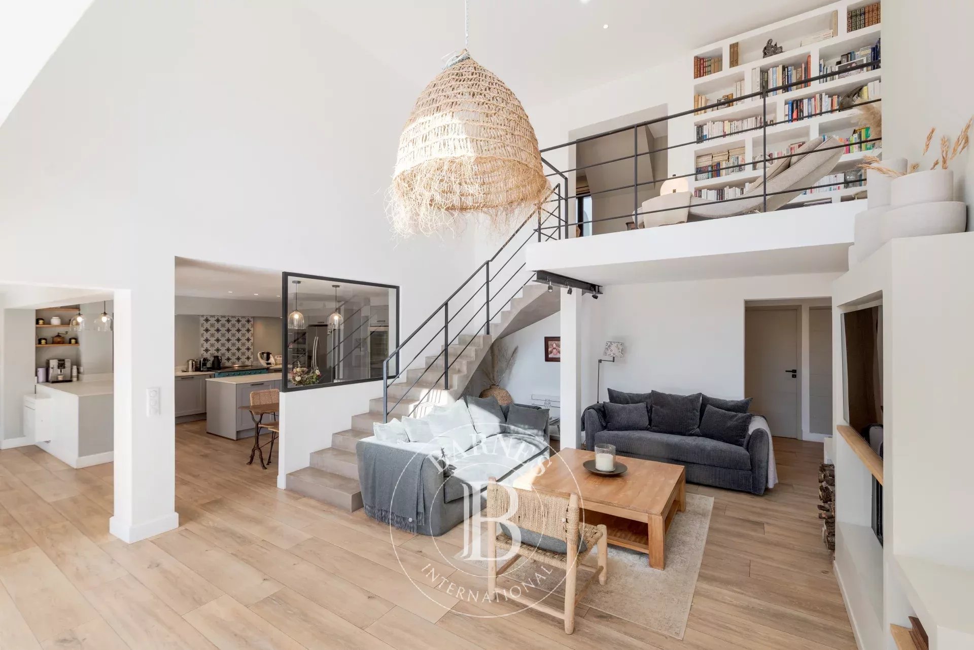 Roquefort-les-Pins - Villa de caractère avec maison d’amis et 3 appartements indépendants - 9 chambres