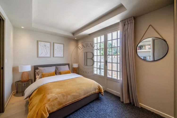 MOUGINS - VILLA RÉNOVÉE - DOMAINE SÉCURISÉ