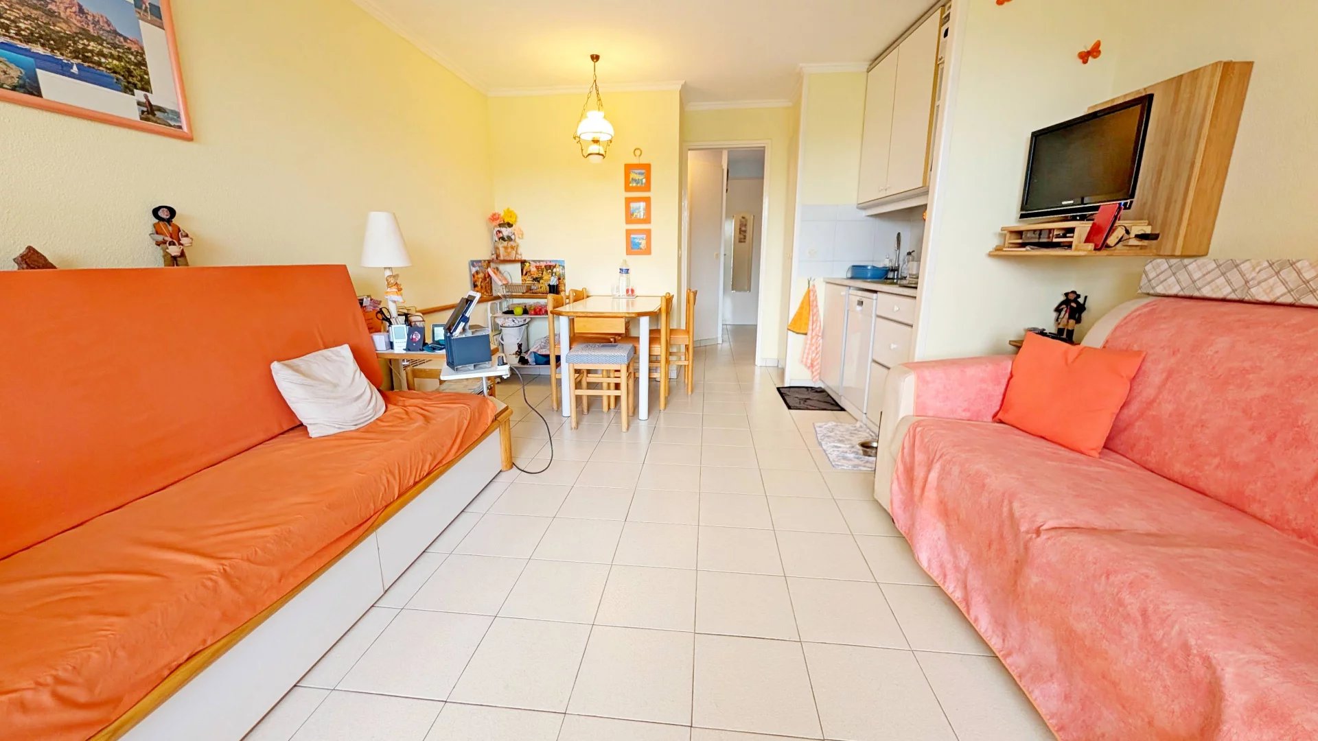 SAINT RAPHAEL - AGAY - CAP ESTEREL studio cabine type large