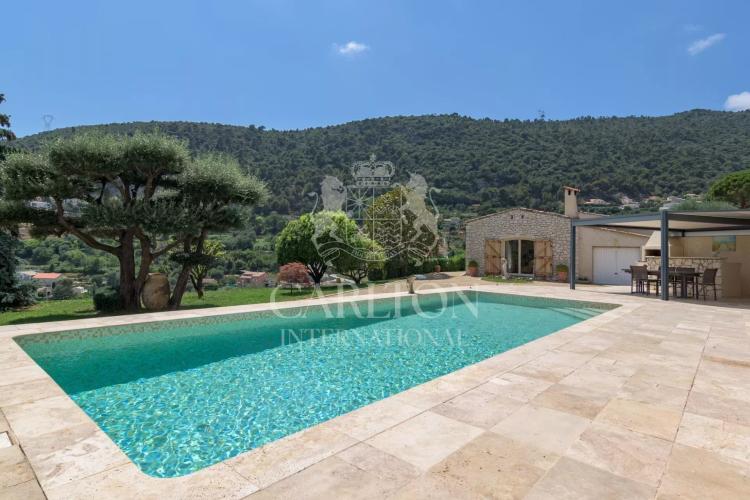 Havre de paix, proche de Nice, villa avec piscine