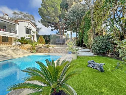 À VENDRE – VILLA D’EXCEPTION À CANNES – CALIFORNIE – VUE MER – PROCHE PLAGES