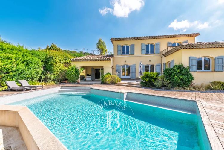 3 mn de Valbonne Village - Villa familiale au calme avec vue dégagée collines