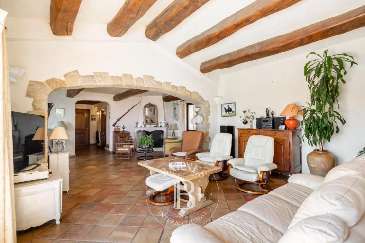 SAINT-RAPHAËL - VILLA FAMILIALE AVEC VUE MER PANORAMIQUE