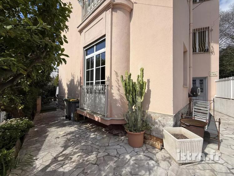 Nice Cimiez : Propriété de 435m² comprenant 6 appartements