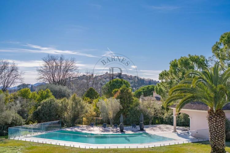 MOUGINS – SECTEUR RÉSIDENTIEL PREMIUM