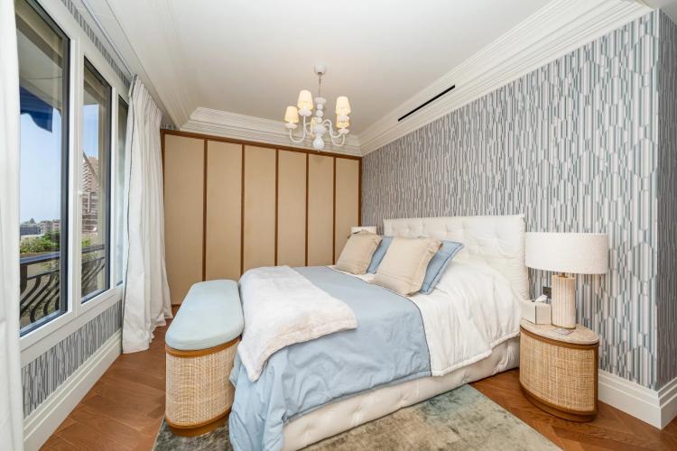 Appartement luxueusement rénové avec vue sur la mer