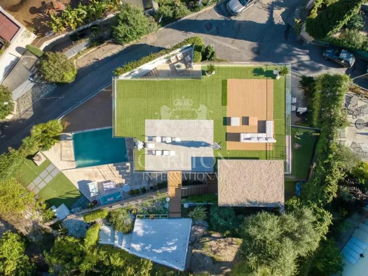 Villa contemporaine avec vue mer panoramique à Èze Bord de Mer