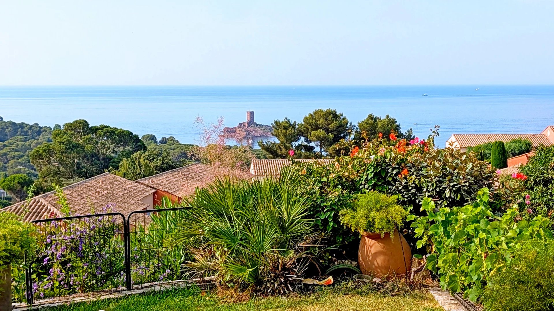 AGAY Villa Hameau de Cap Esterel avec vue mer et vue sur l'île d'or