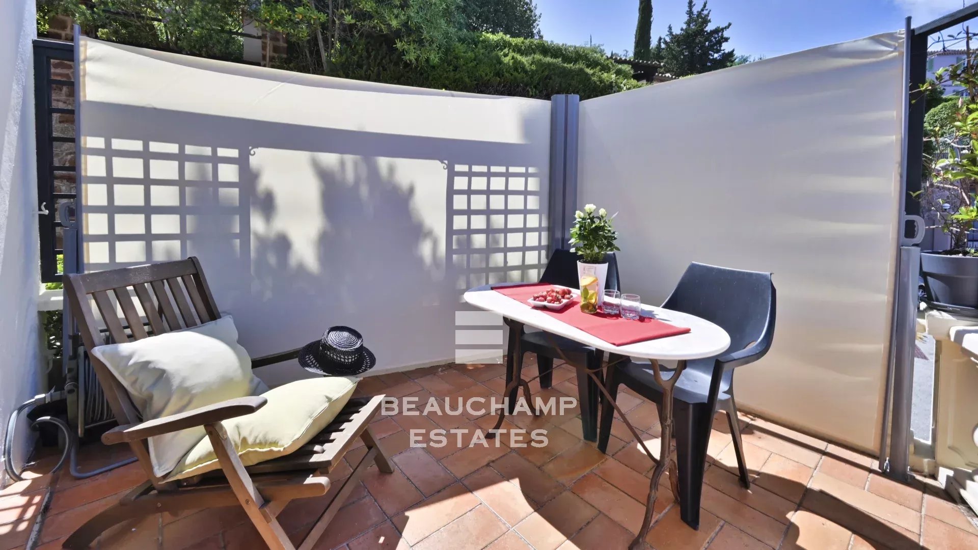 Appartement entièrement rénové avec vue mer