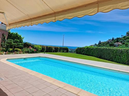 VENTE APT-VILLA AVEC VUE PANORAMIQUE, JARDIN PRIVATIF ET PISCINE