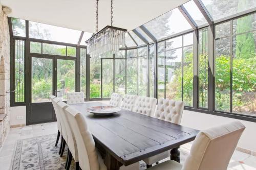 Élégante maison en pierre rénovée – Charme provençal près du Cap d’Antibes