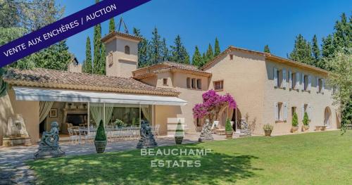 Vente aux enchères : Bastide en pierre 9 chambres  - Auribeau-sur-Siagne