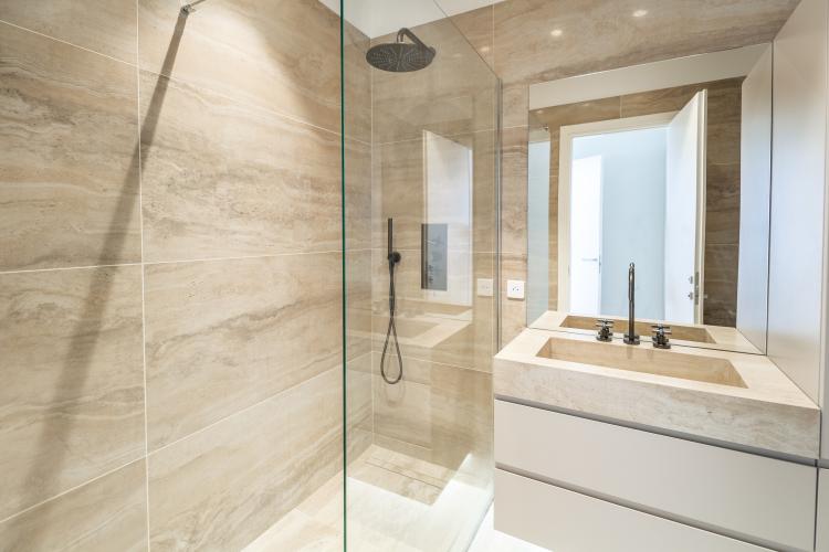 Spacieux 2-Pièces en première ligne du Port Hercule