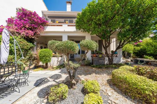 CANNES STANISLAS MAISON DE CARACTERE 6P JARDIN VUE MER GARAGE