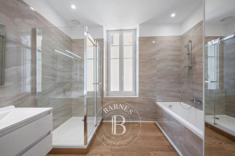 NICE - PONCHETTE - APPARTEMENT ENTIERTEMENT RENOVE