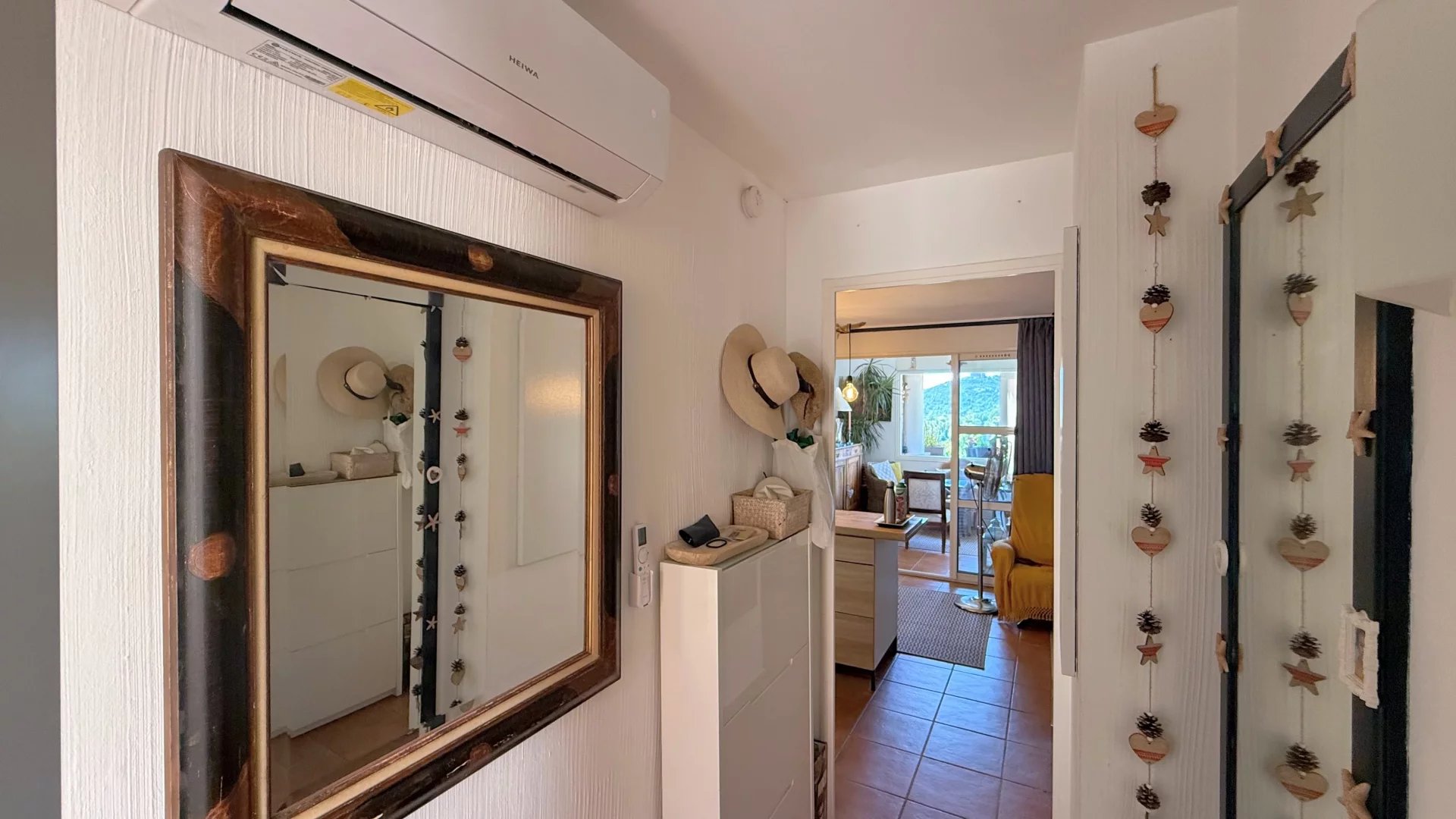 AGAY CAP ESTEREL grand T2 type large de 51m² habitables