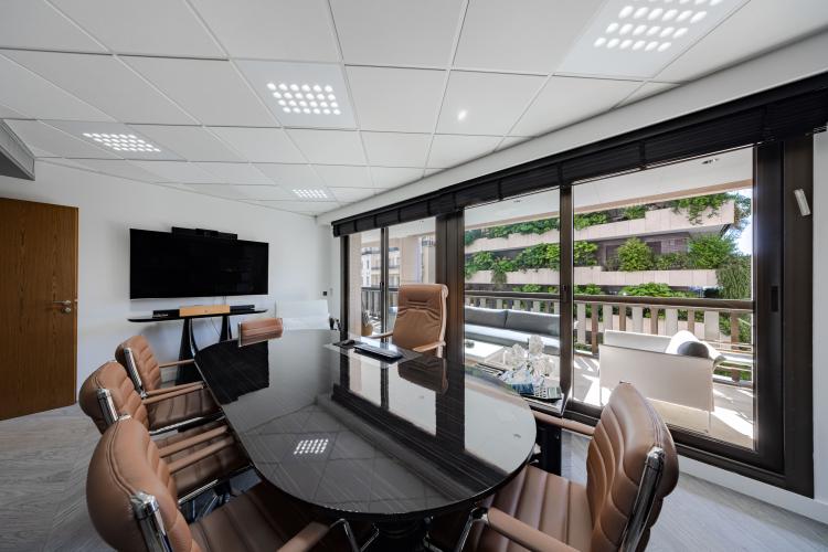 SPACIEUX BUREAUX - CARRE D'OR