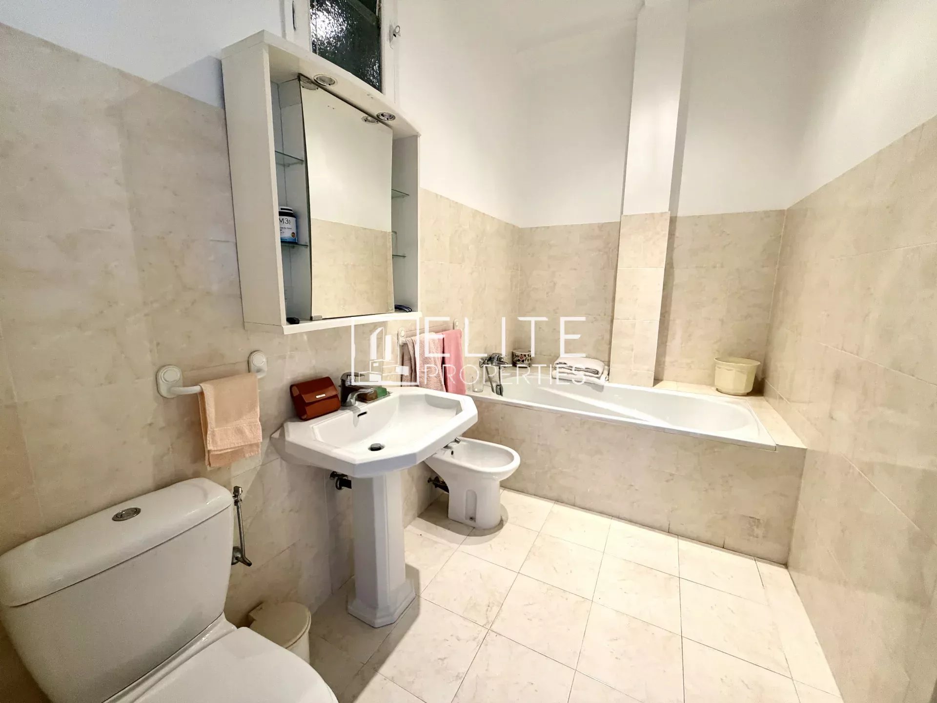 APPARTEMENT 3P DE 103m² - Vue mer - GRASSE