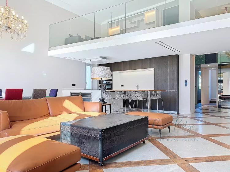 Appartement Bourgeois - 4 pièces - Cannes Basse Californie