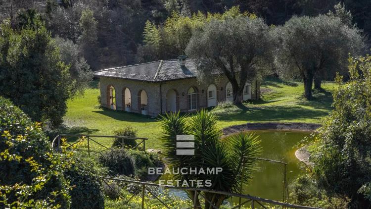 Villa palladienne avec vaste terrain - Menton