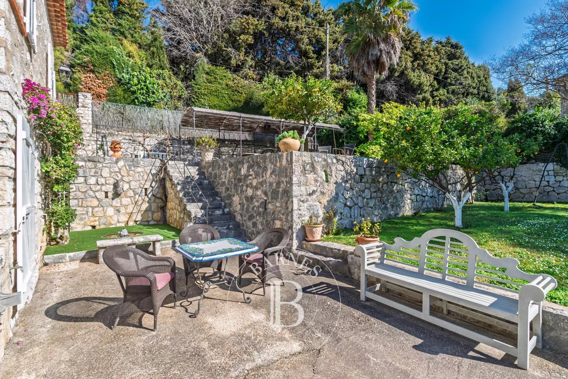 Saint-Paul de Vence - charmante villa en pierre avec piscine
