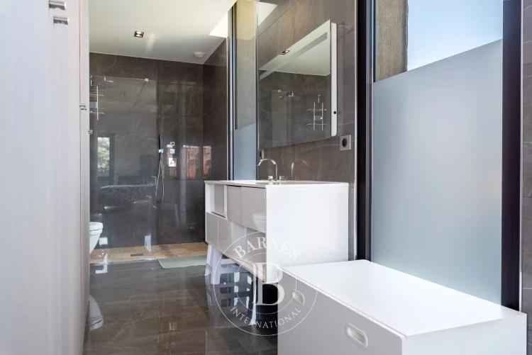 Superbe villa contemporaine avec piscine à 100 m de la plage
